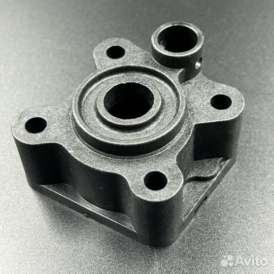 Корпус помпы охлаждения Suzuki DT9.9-15, DF9.9-15