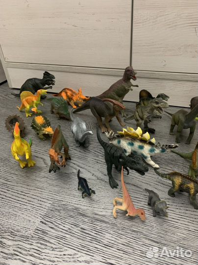 Динозавры игрушки