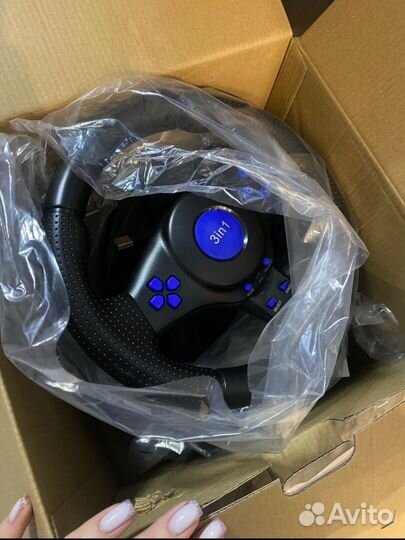 Игровой руль с педалями