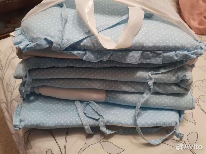 Бортики и одеяло в кроватку