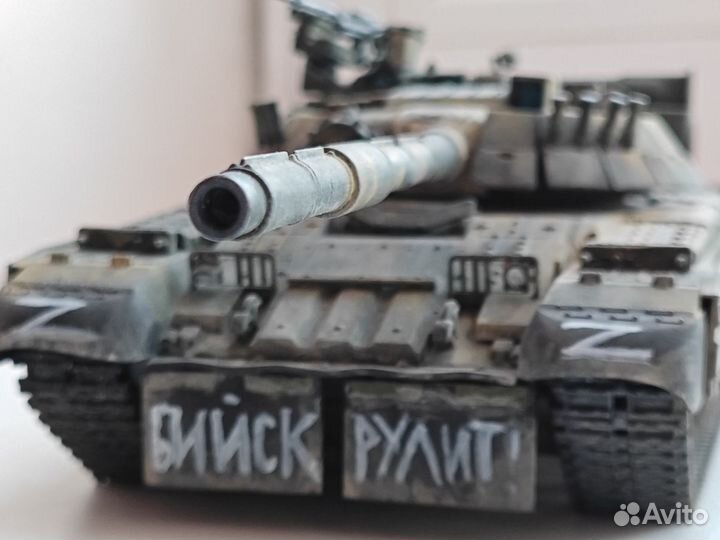 Модель танка Т-80уд