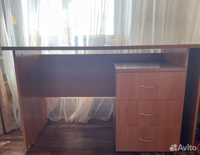 Письменный стол офисный