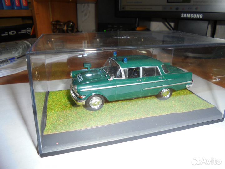 Модель авто полиции в масштабе 1:43