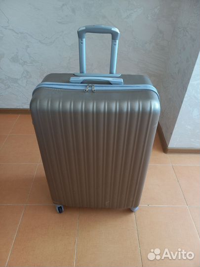 Чемодан на колесах