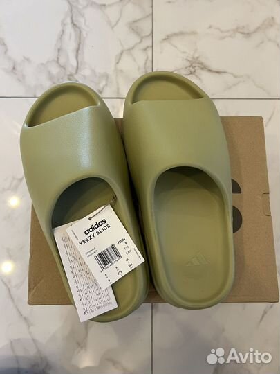 Тапочки/ шлепки Adidas Yeezy Slide Resin