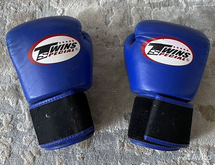 Боксерские перчатки