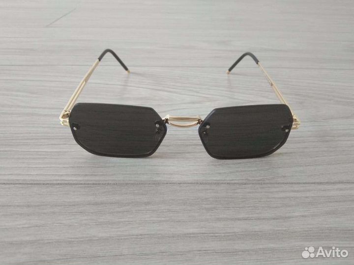 Солнцезащитные очки