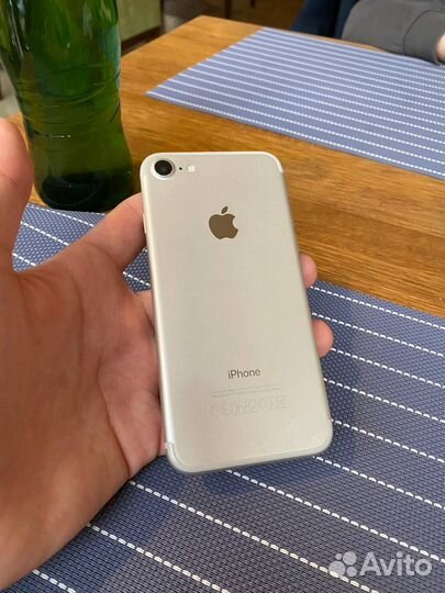iPhone 7, 32 ГБ