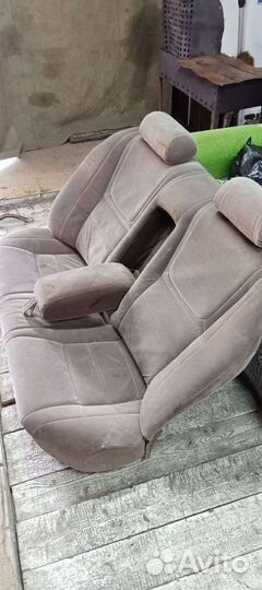 Задние сидения Toyota