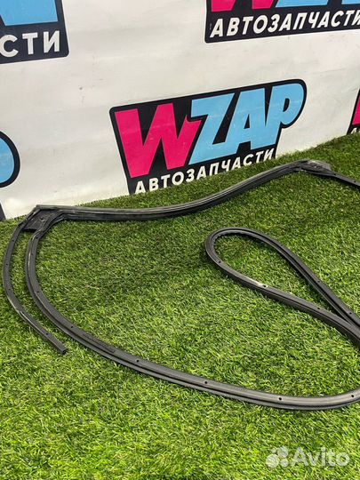 Уплотнитель двери задней левой Honda HR-V 2 рест