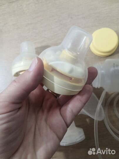 Бутылочки и насадка на Молокоотсос электрический