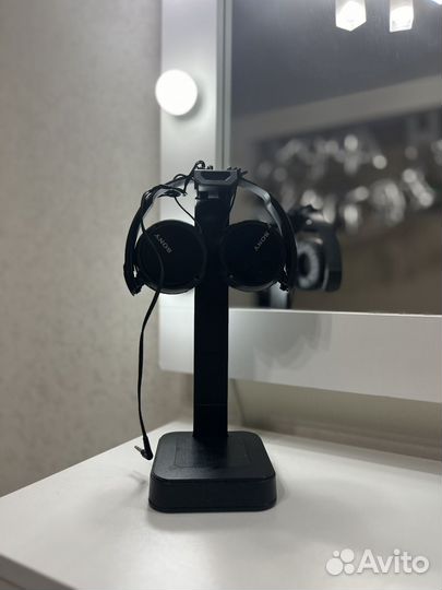 Подставка для наушников