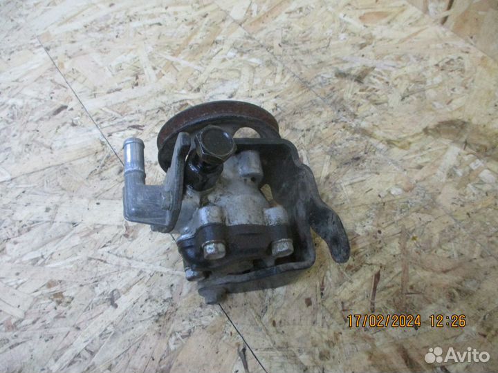 Насос гура Хендай Акцент 1,5 16кл. G4EC