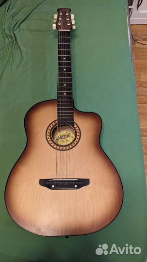 Акустическая гитара