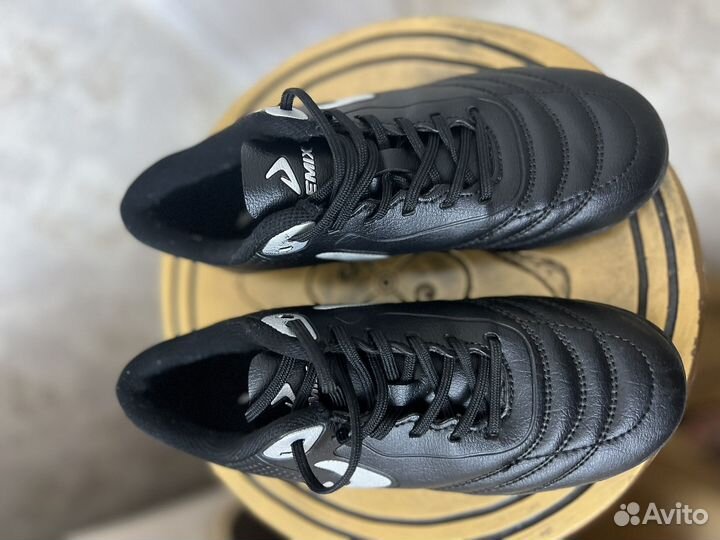 Футбольный буцы без шипов 33 размер