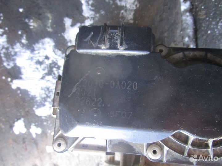 Заслонка дроссельная 220300A020 Lexus RX330 Тойота