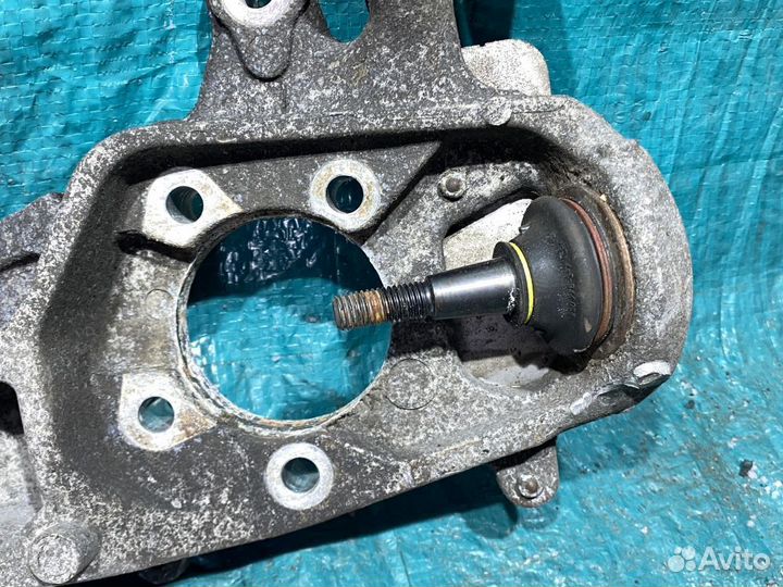 Кулак передний правый Jaguar XF X250 2011 C2P16502