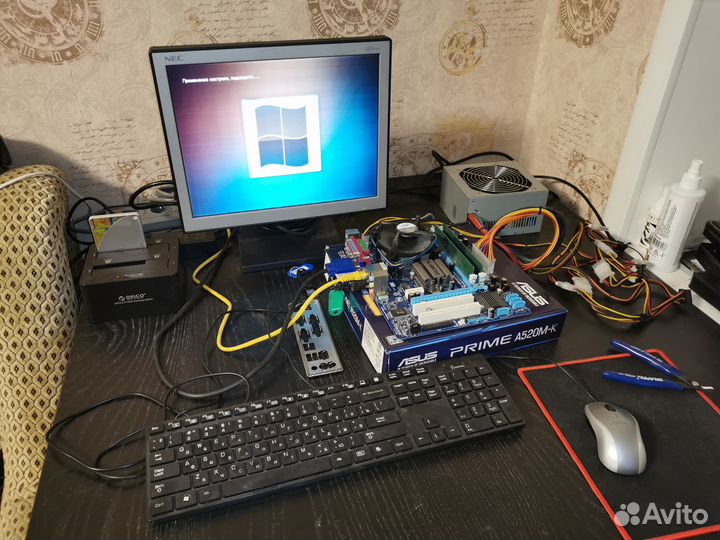 Материнская плата с процессором, памятью и кулером