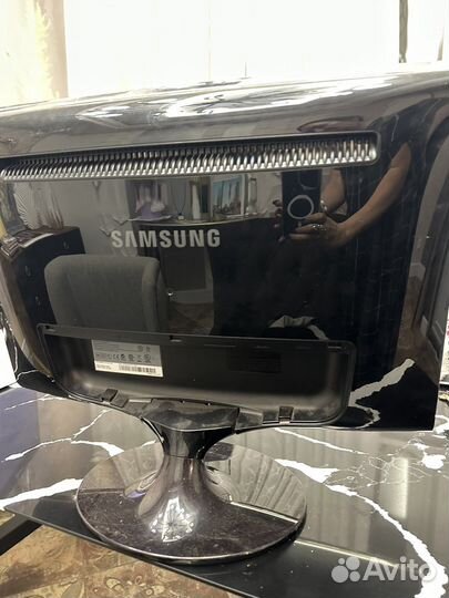 Монитор Samsung