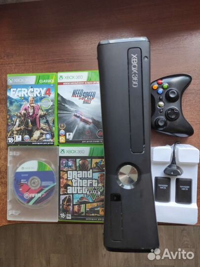 Игровая приставка Xbox 360