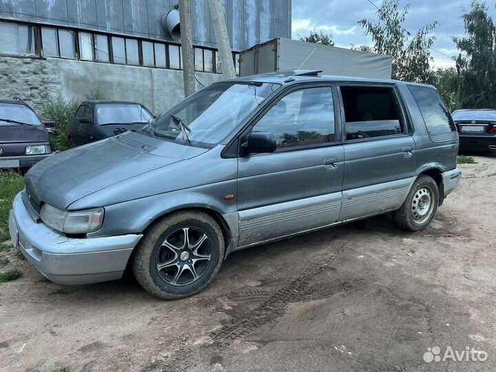 Mitsubishi Space Wagon, 1992