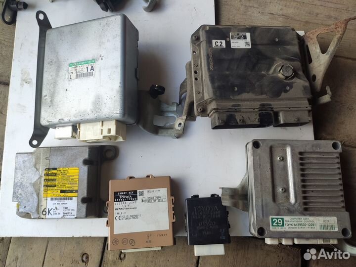 Блок управления двигателем toyota corolla