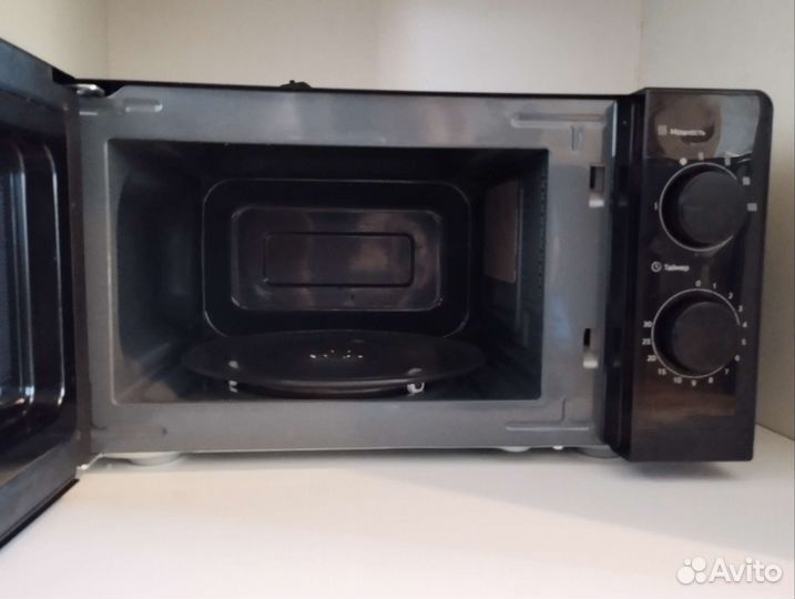 Микроволновая печь hi M020B02