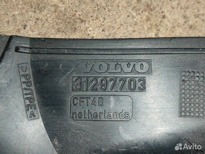 Молдинг лобового стекла левый Volvo Xc60 DZ88