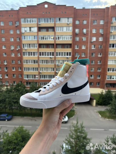 Nike Blazer Mid 77 