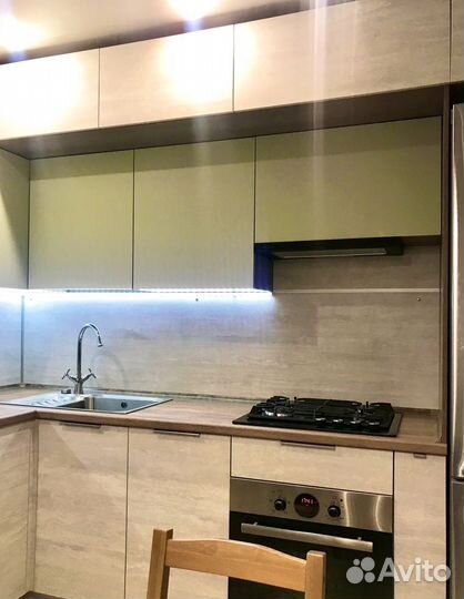 Кухня в потолок на заказ