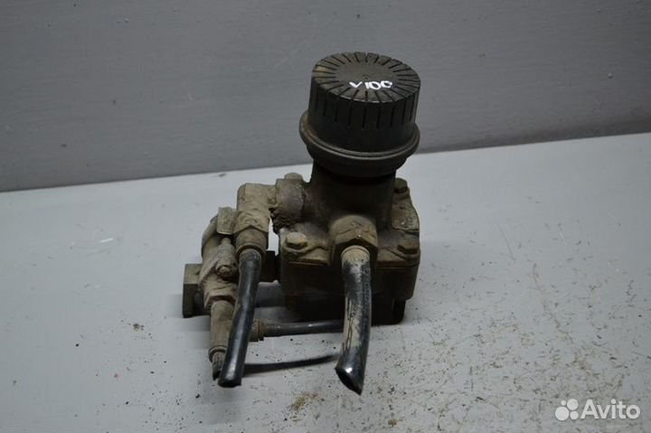 Кран ускорительный тормозной volvo FH12 1-seeria