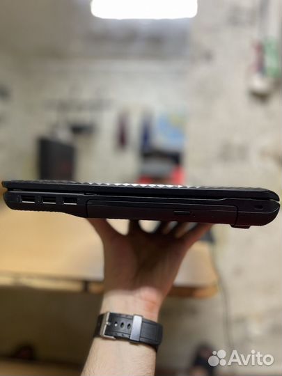 Sony vaio pcg-71C12V