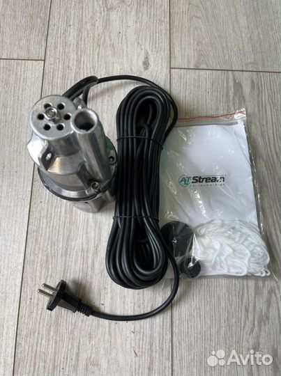 Насос вибрационный с верхним забором