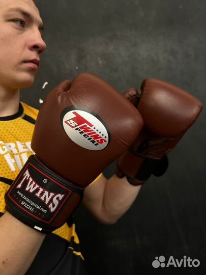 Боксерские перчатки Twins