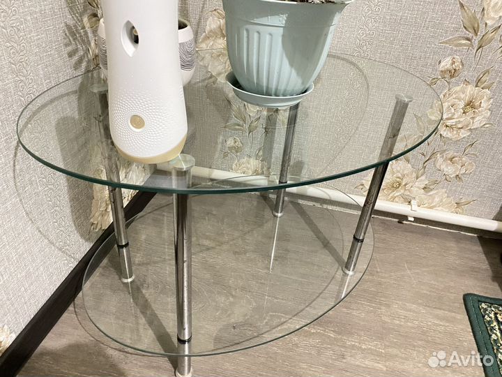 Стол стеклянный