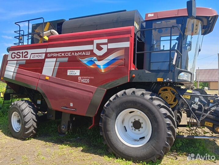 Уборка зерновых комбайнами