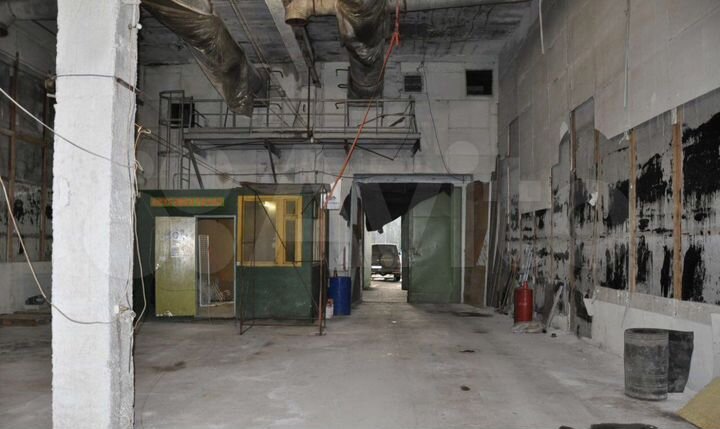 Гараж, > 30 м²