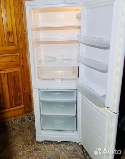 Холодильник indesit