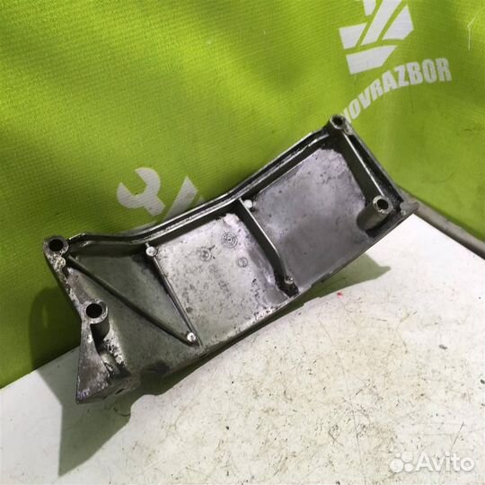 Кронштейн двигателя бмв Е28