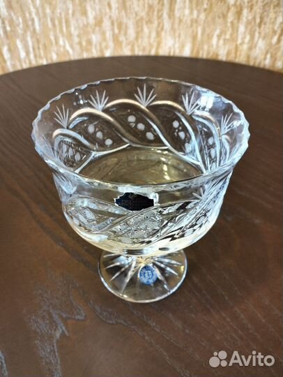 Ваза хрустальная для конфет. Диаметр 13 см. Б/у