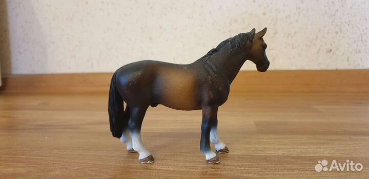 Коллекционная фигурка лошади Schleich