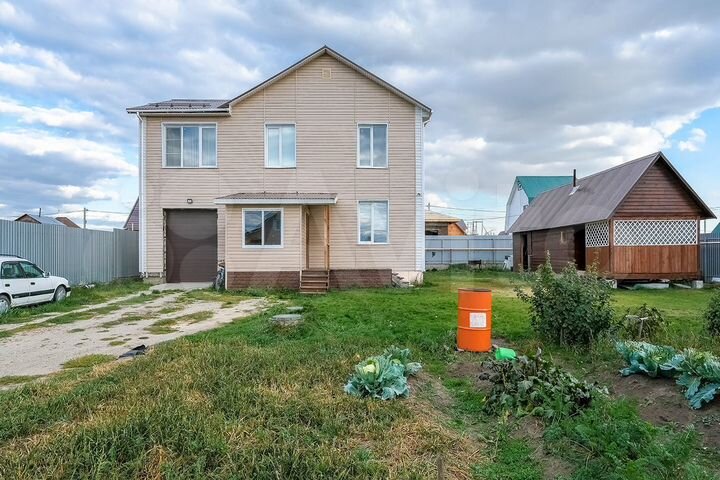 Коттедж 200 м² на участке 9 сот.