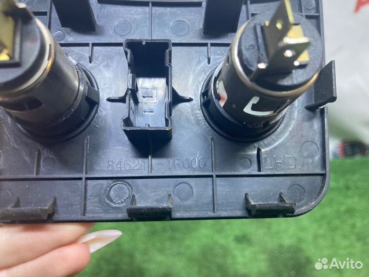 Накладка торпедо декоративная Hyundai Solaris 1