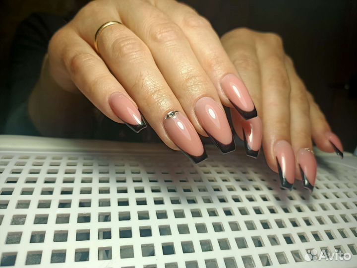 Наращивание ногтей