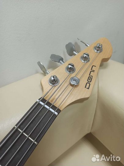 Бас гитара precision Denn