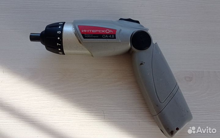 Аккумуляторная отвертка интерскол