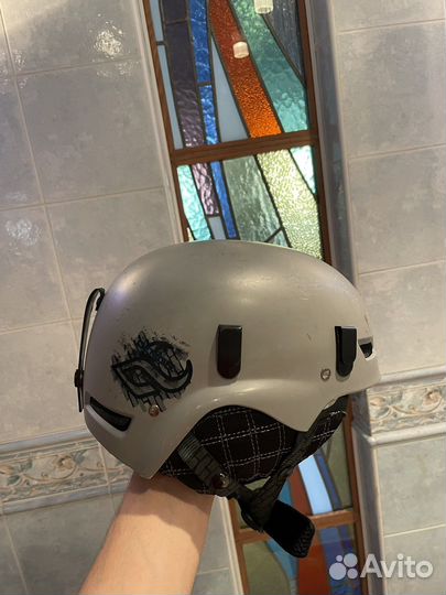 Горнолыжный шлем