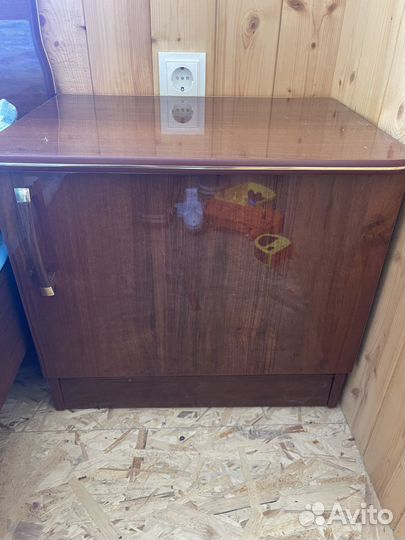 Двух спальня кровать с матрасом и тумбочками бу