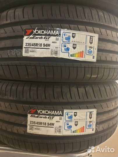 Yokohama BluEarth AE51 215/50 R17 95W