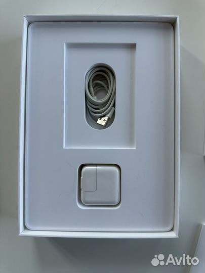 Apple iPad air 128 gb а1474 wifi с чехлом